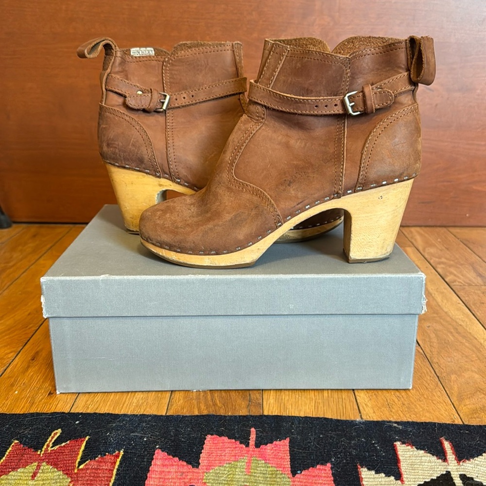 Swedish Hasbeens Brown ankle boot SIZE 10